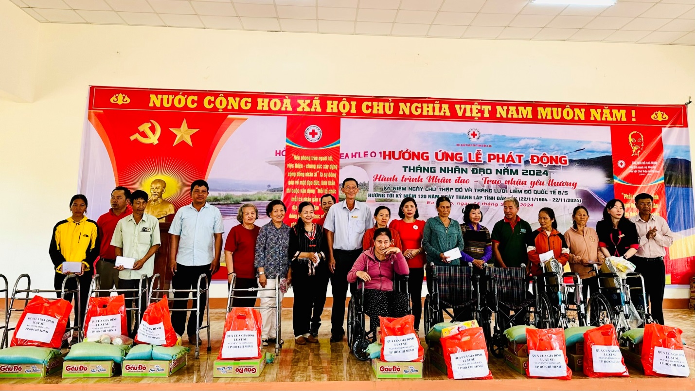 Hưởng ứng Lễ phát động “Tháng nhân đạo” năm 2024 với chủ đề  “ Hành trình nhân đạo – Trao yêu thương”